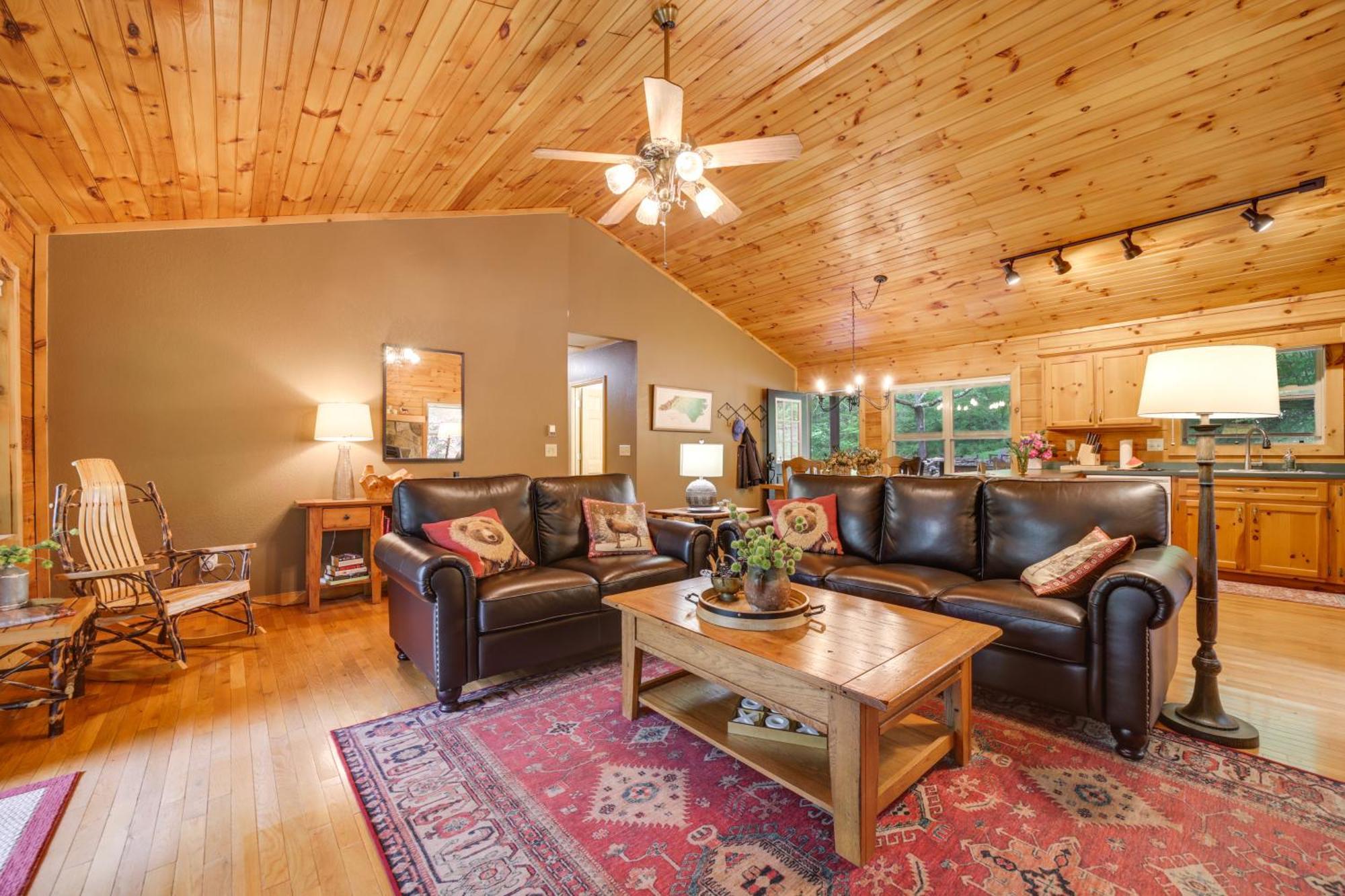 Peaceful Smoky Mountain Cabin With Deck And Fire Pit! Waynesville Exterior foto