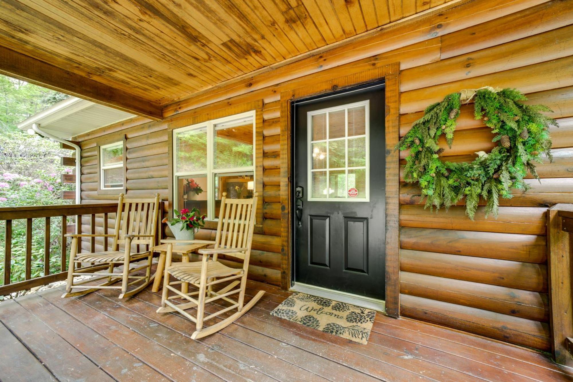 Peaceful Smoky Mountain Cabin With Deck And Fire Pit! Waynesville Exterior foto