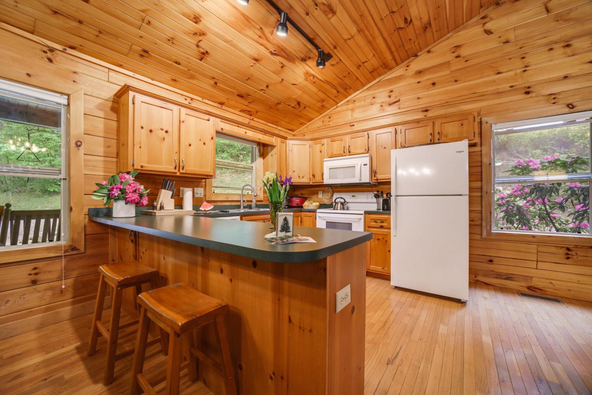 Peaceful Smoky Mountain Cabin With Deck And Fire Pit! Waynesville Exterior foto